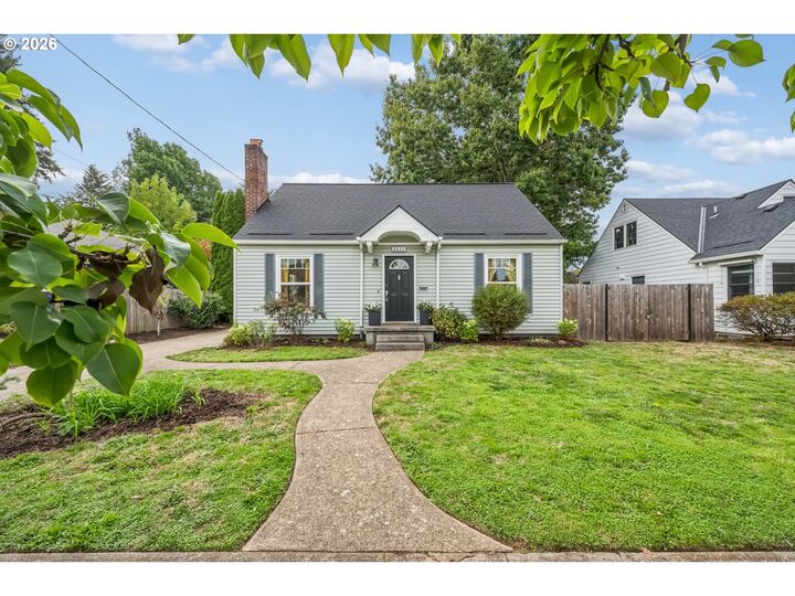 Property Photo: 3121 SE 75th Ave OR 97206