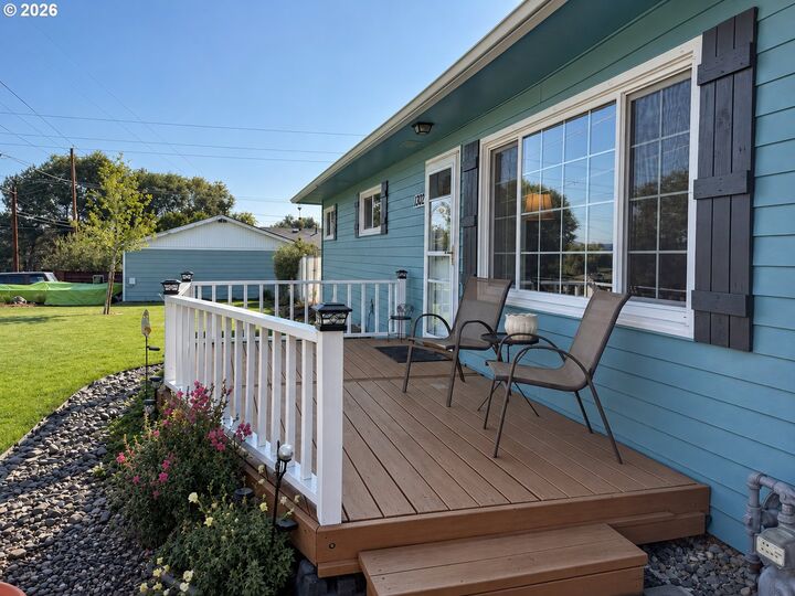 Property Photo:  1302 SW Crestview Rd  OR 97754 