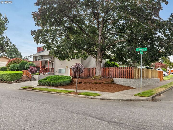 Property Photo:  13710 NE Beech St  OR 97230 