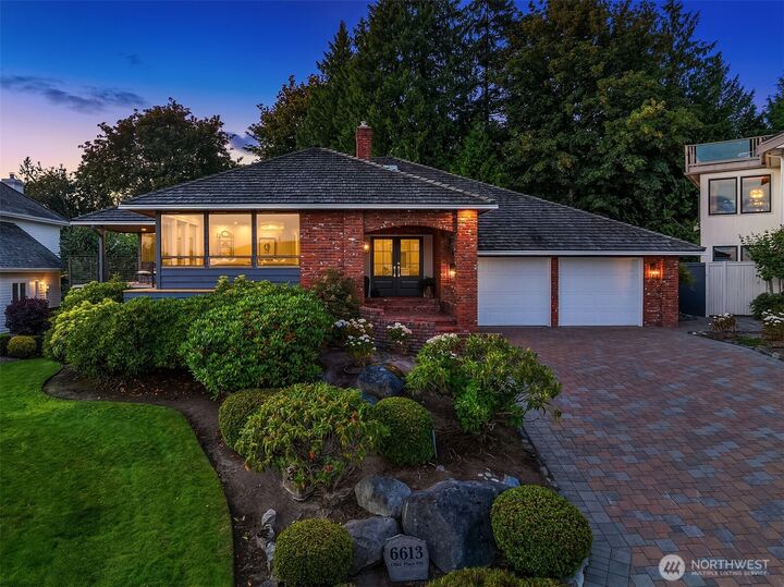 Property Photo: 6613 136th Place SW WA 98026