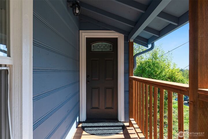 Property Photo: 13222 37th Avenue S WA 98168