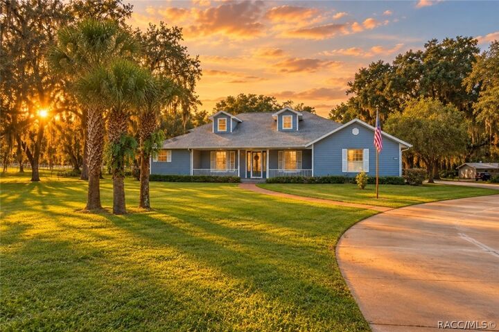 Property Photo: 210 N Horse Prairie Road FL 34450