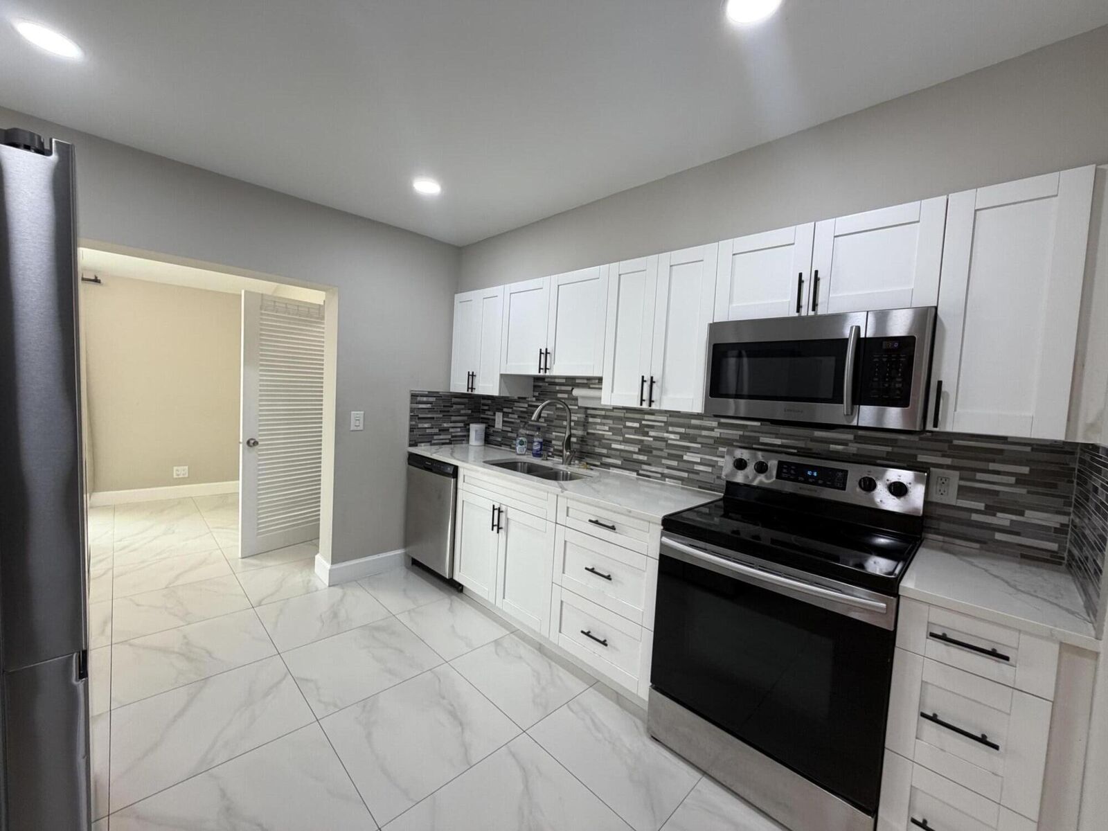 Property Photo:  1408 SE 3rd Terrace  FL 33441 