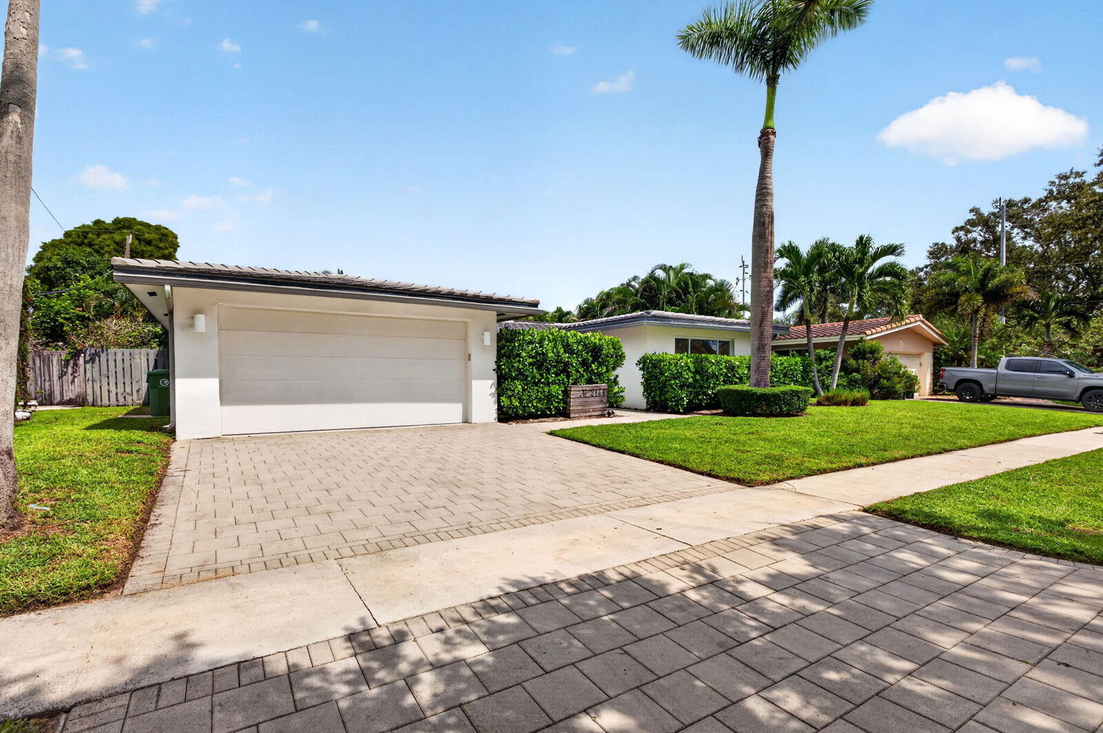 Property Photo: 2141 NE 62nd Court FL 33308