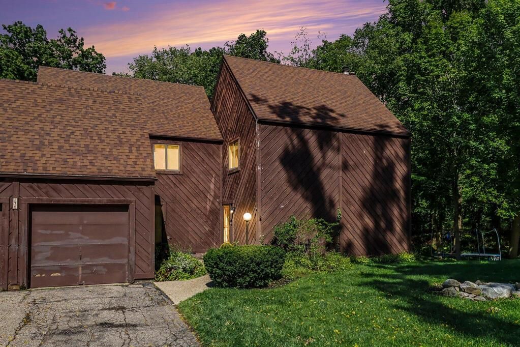 Property Photo: 279 Fairway Court MI 49080