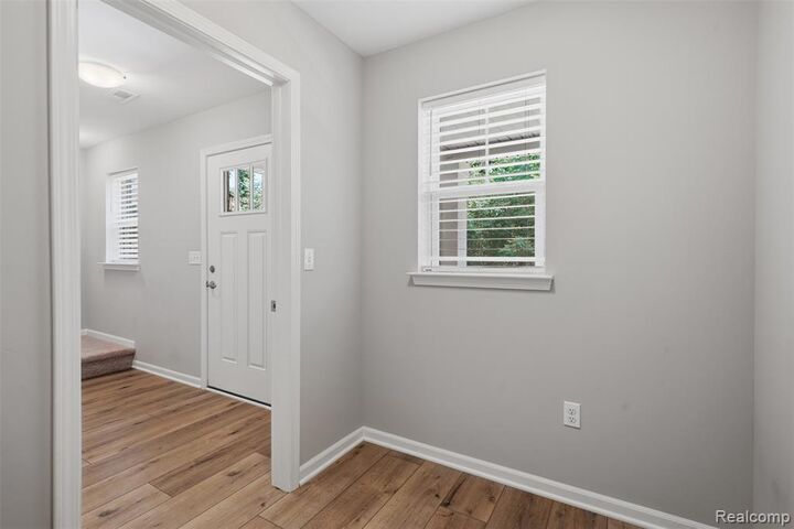 Property Photo:  544 Anne Avenue  MI 48116 