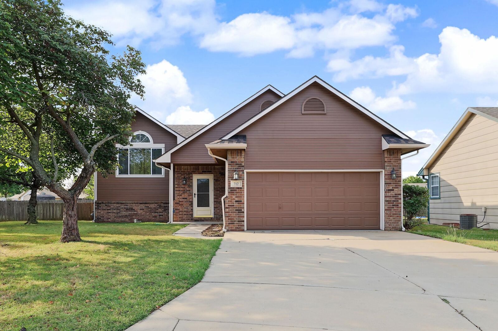 Property Photo:  712 E Lakewood  KS 67010 