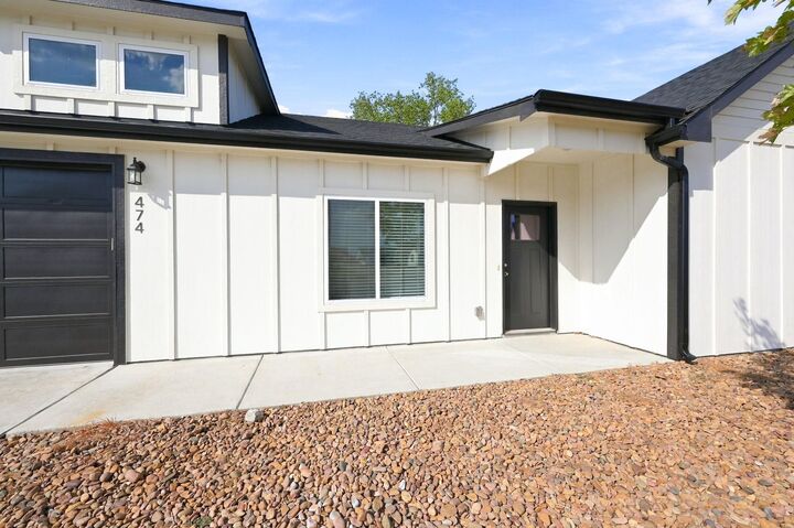 Property Photo:  474 E Harper St  KS 67147-8948 