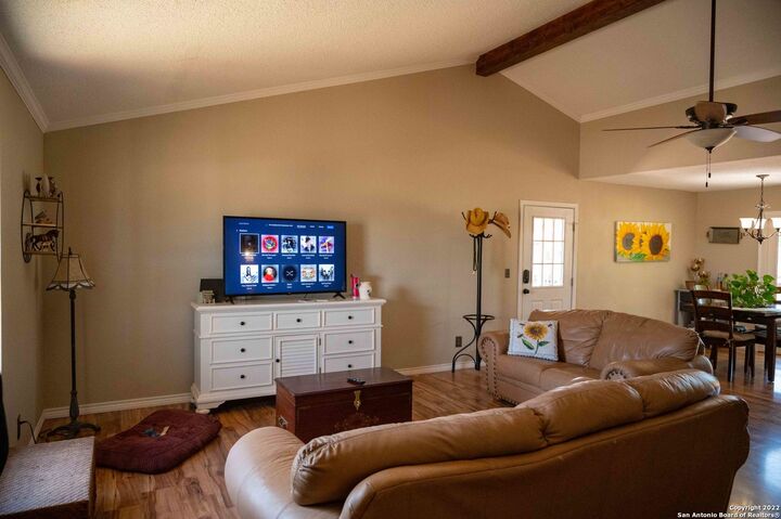 Property Photo: 604 Mountain View Dr TX 78003