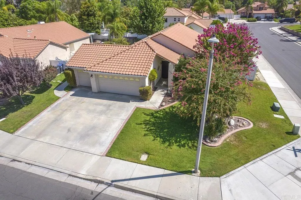 Property Photo:  26064 Avenida Hortensia  CA 92544 