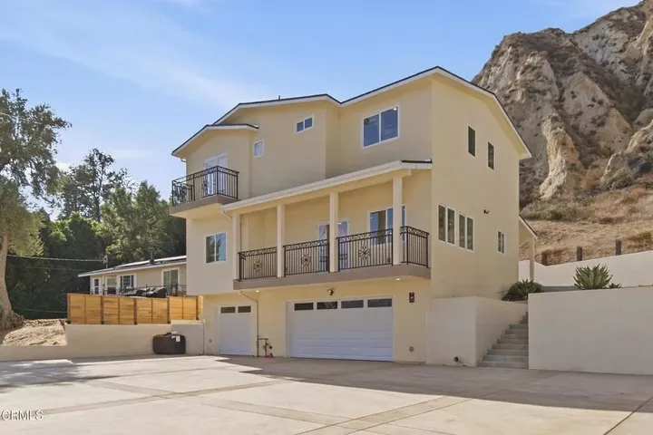 Property Photo:  917 N Main  CA 93040 