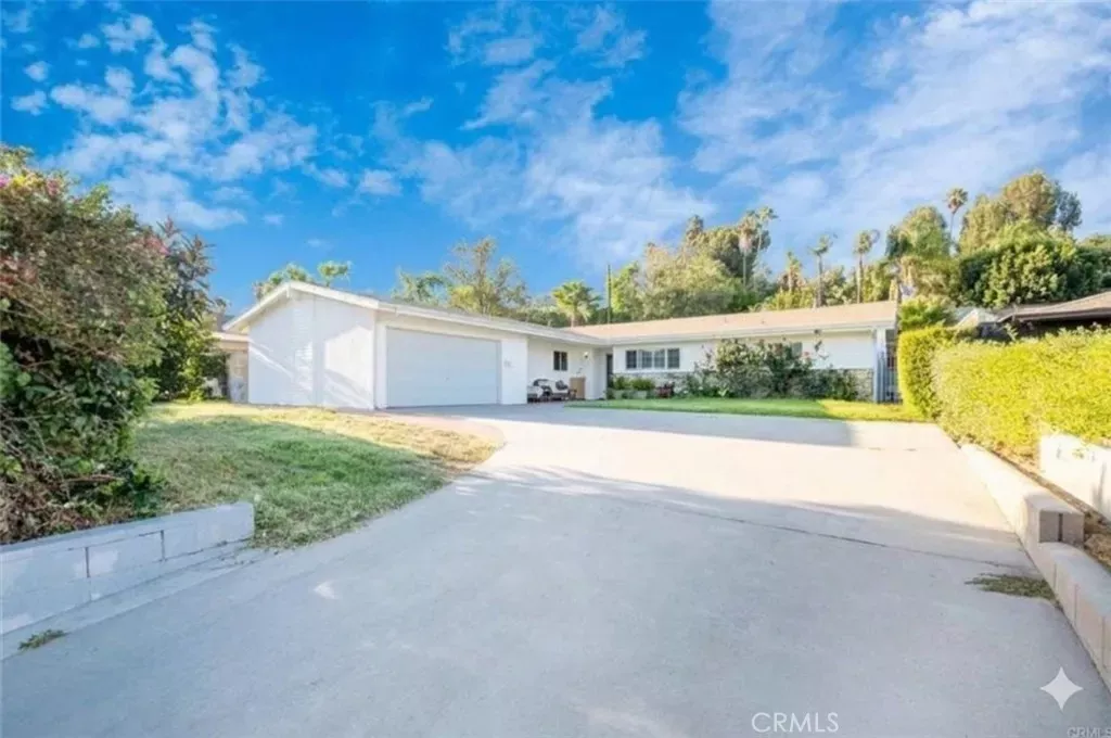 Property Photo:  901 Val Vista  CA 91768 