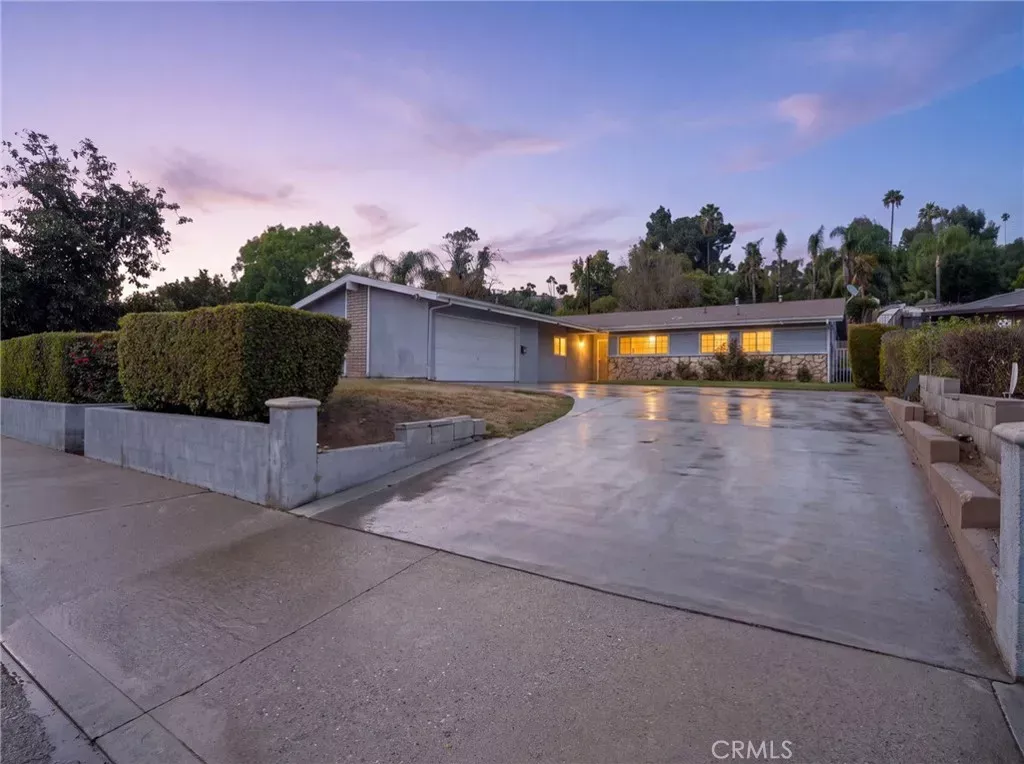 Property Photo:  901 Val Vista  CA 91768 