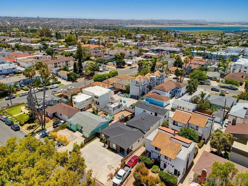 Property Photo: 1953 Emerald St CA 92109
