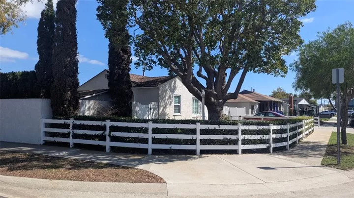 Property Photo:  2151 Middlebrook  CA 90501 