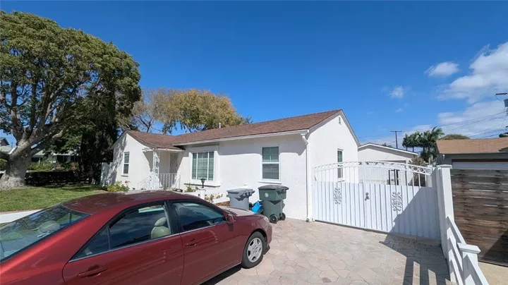 Property Photo: 2151 Middlebrook CA 90501