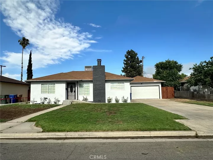 Property Photo:  716 Cherokee  CA 93309 