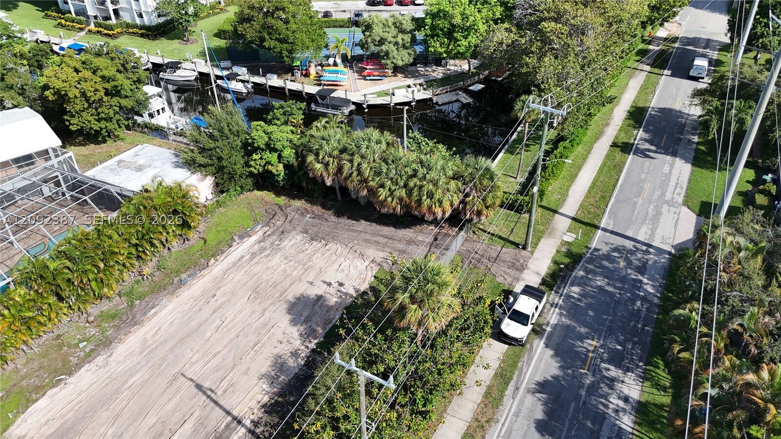 Property Photo: 1127 SW 9th Ave FL 33315