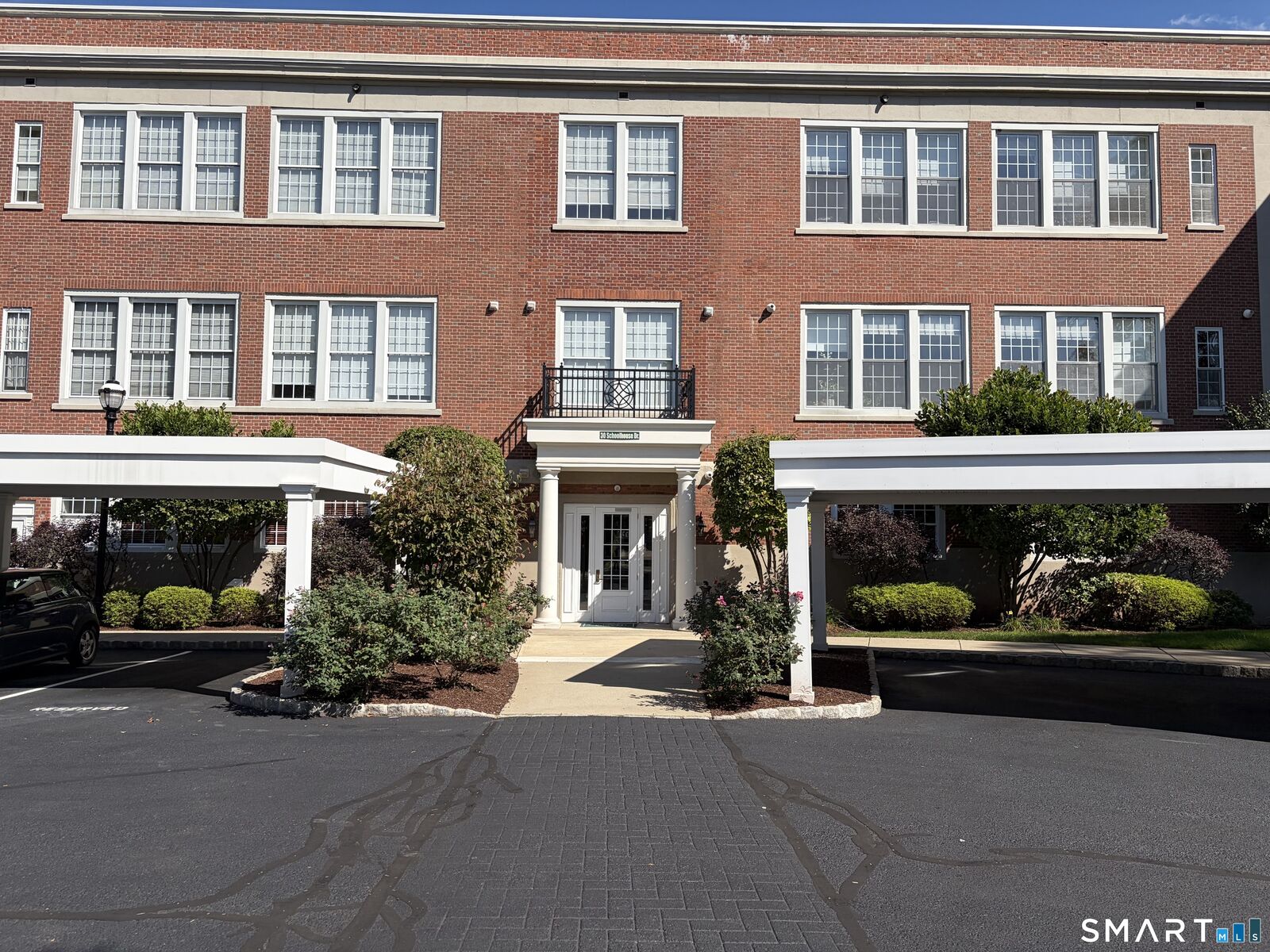 Property Photo: 30 Schoolhouse Drive 302 CT 06110