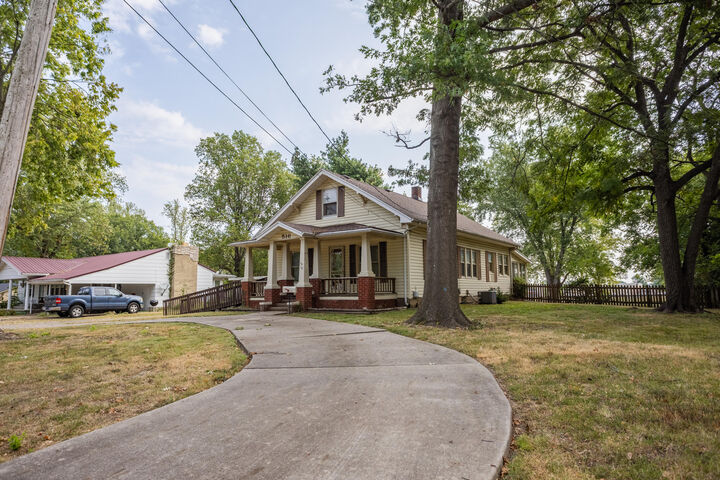 Property Photo:  516 N Pine Avenue  MO 65738 
