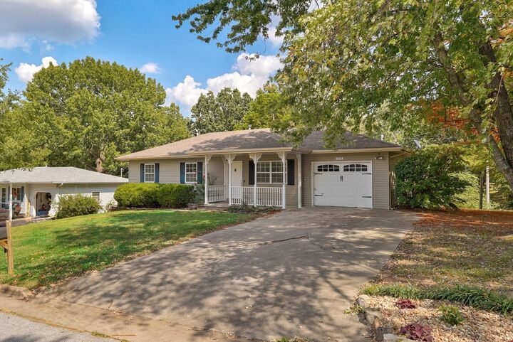 Property Photo: 1208 S 17th Avenue MO 65721