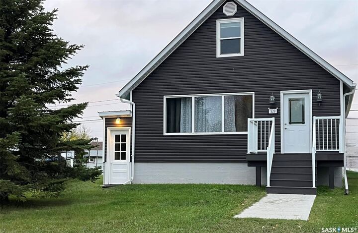 Property Photo:  529 Albert Street  SK S0E 0Y0 