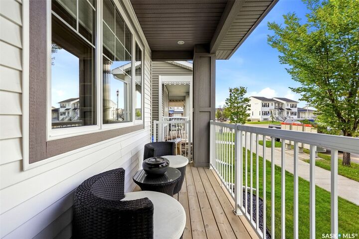 Property Photo:  5109 Buckingham Drive E  SK S4V 3S3 