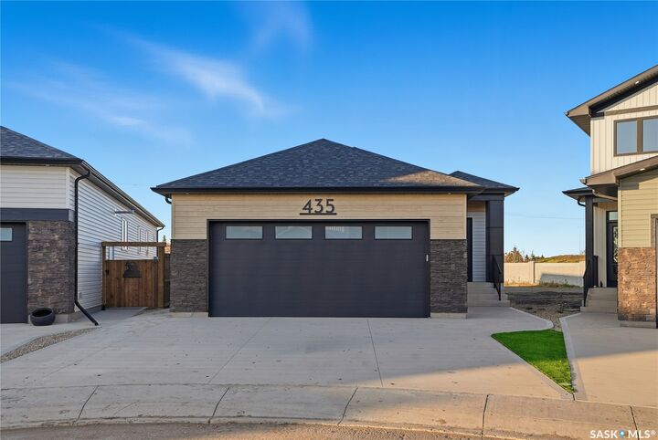 Property Photo:  459 Traeger Close  SK S7V 1W2 