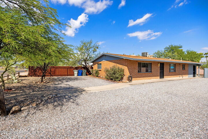Property Photo:  2417 E Blacklidge Drive  AZ 85719 