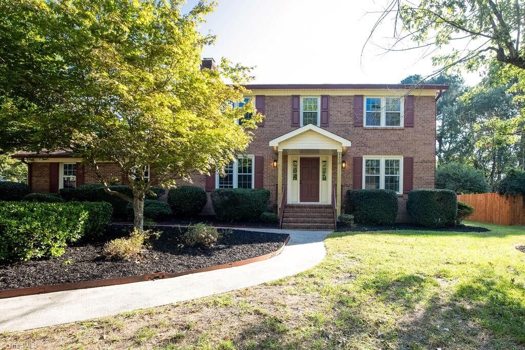 Property Photo: 4302 Oak Hollow Drive NC 27265