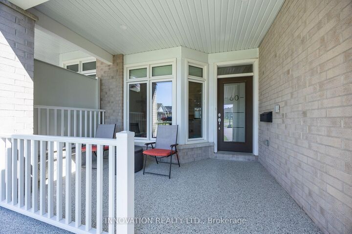 Property Photo:  60 Kayenta Street  ON K2S 2K7 