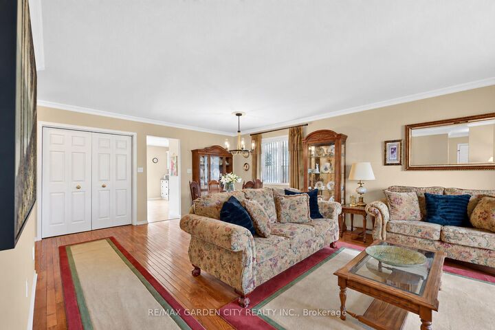 Property Photo: 5150 Meadowood Lane ON L3J 0J8