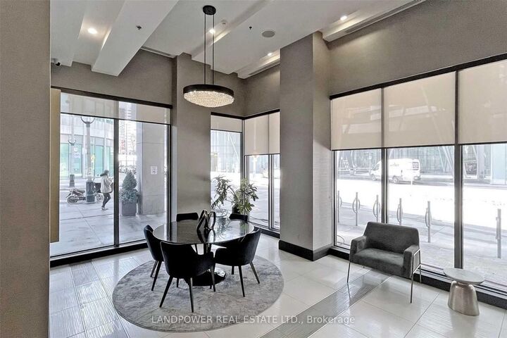 Property Photo:  19 Grand Trunk Crescent 3315  ON M5J 3A3 