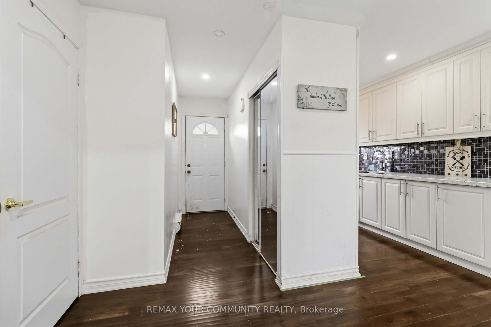 Property Photo:  11 Grantbrook Court  ON L6S 2K8 