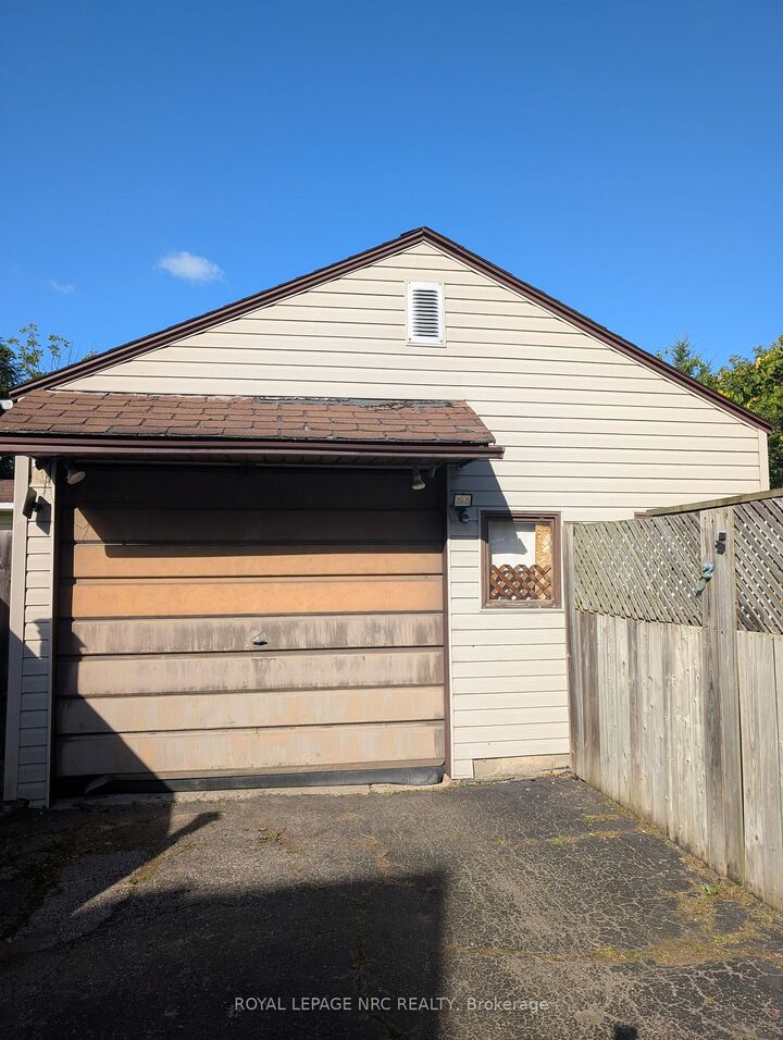 Property Photo:  4353 Fifth Avenue  ON L2E 4R1 
