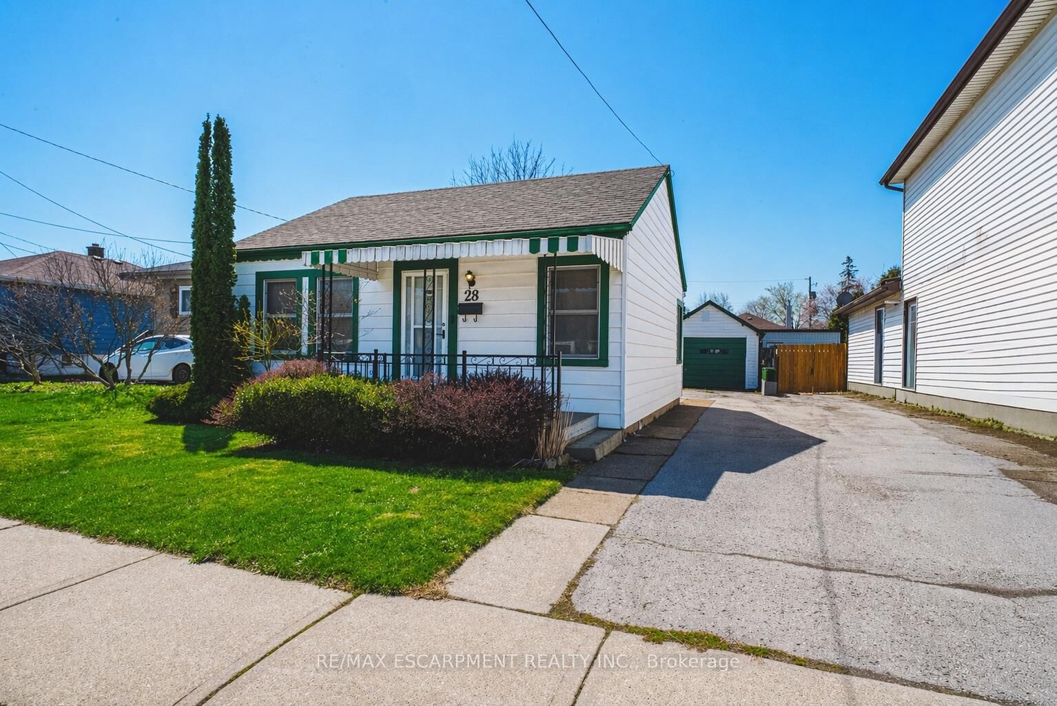 Property Photo:  28 Munn Street  ON L8V 1J9 