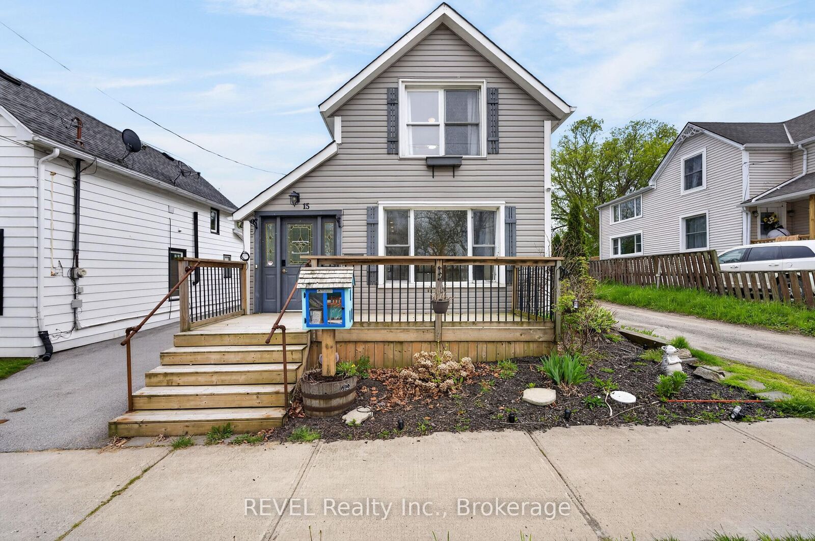 Property Photo: 15 Phipps Street ON L2A 2V1