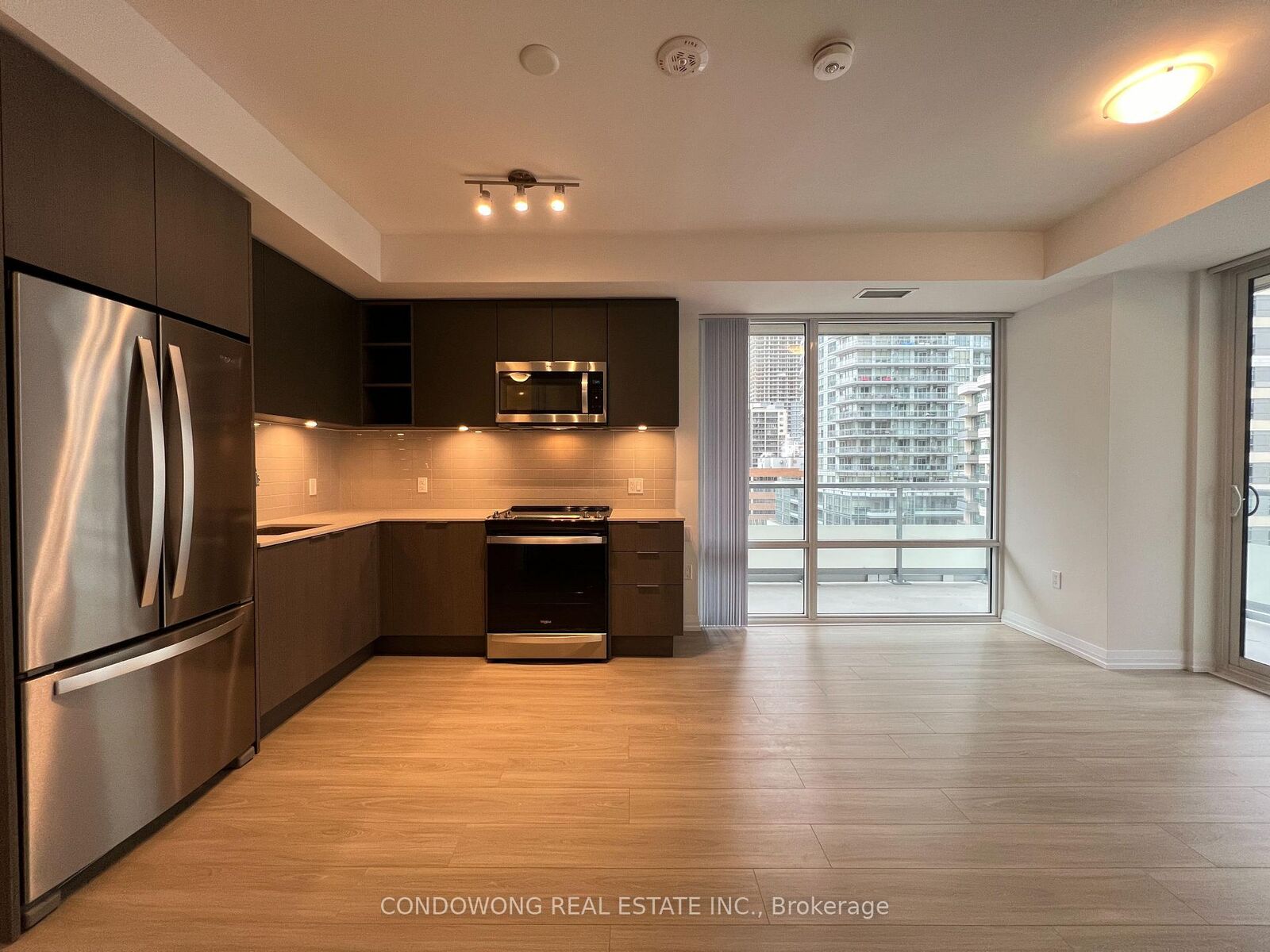 Property Photo:  50 Dunfield Avenue 1019  ON M4S 0E4 