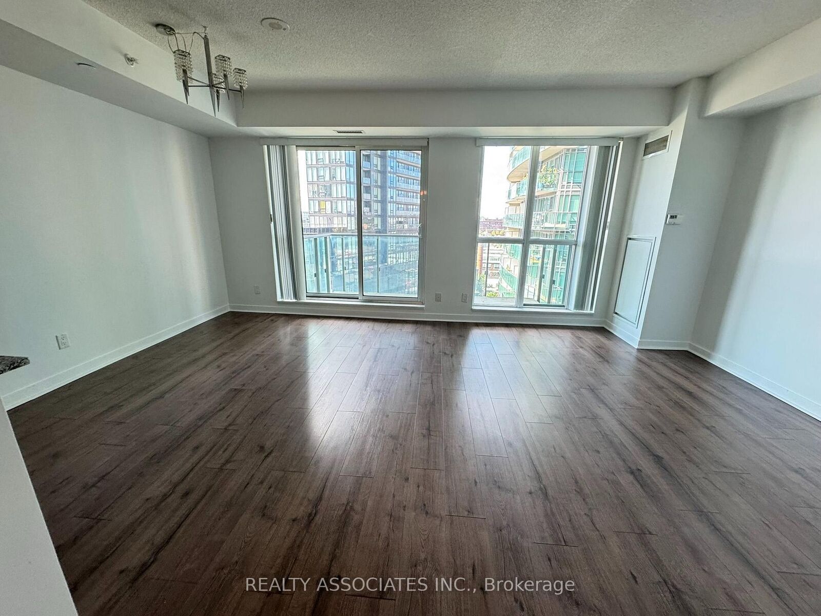 Property Photo:  69 Lynn Williams Street 1207  ON M6K 3R7 