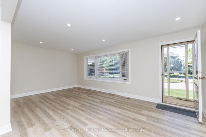 Property Photo: 37 Coronation Boulevard Upper ON L2S 2V2