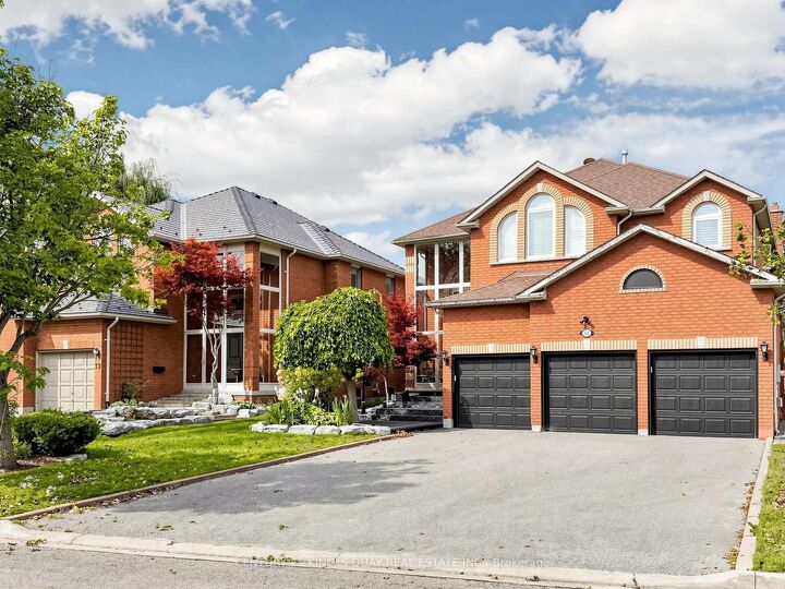 Property Photo:  34 Looker Drive  ON L4N 7V3 