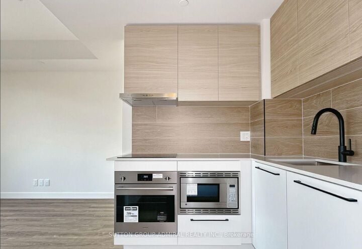 Property Photo:  1050 Eastern Avenue 328  ON M4L 0B7 