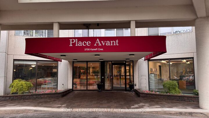 Property Photo:  3700 Kaneff Crescent 1401  ON L5A 4B8 