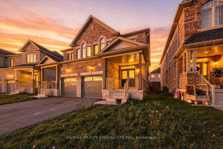 Property Photo:  90 Ferragine Crescent  ON L3Z 4K2 