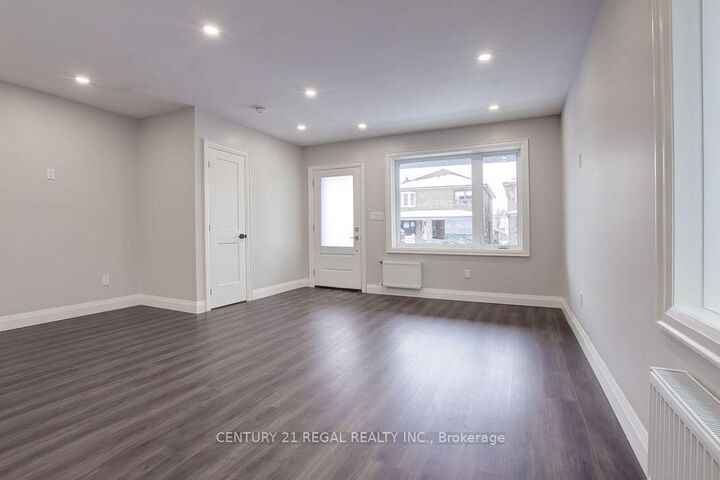 Property Photo:  276 Atlas Avenue A  ON M6C 3P9 