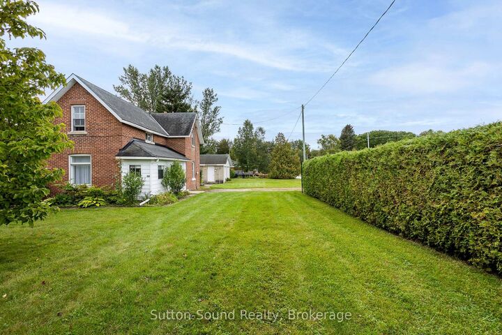 Property Photo:  789 24th St West Street W  ON N4K 4H9 