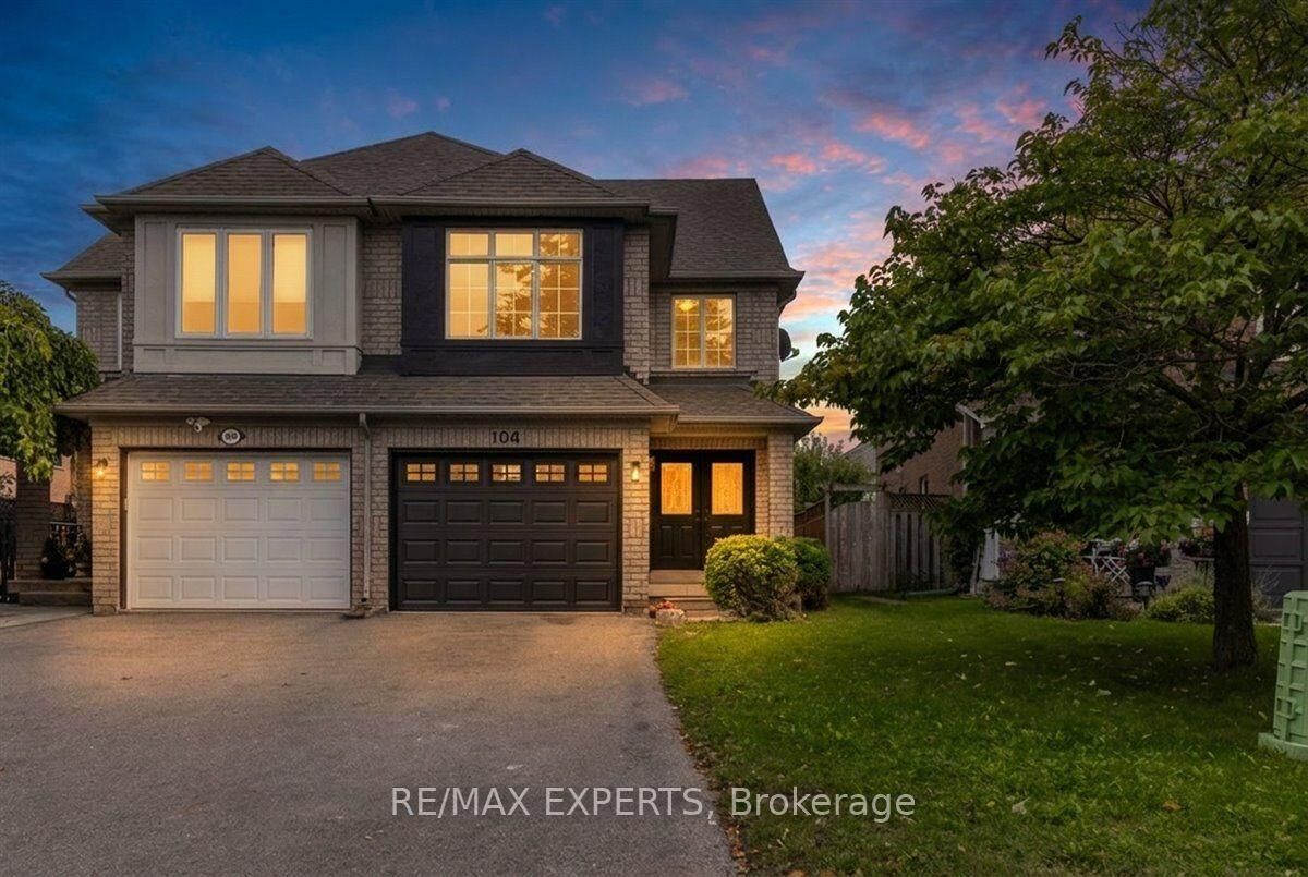 Property Photo:  104 Echo Ridge Crescent  ON L4H 2K1 
