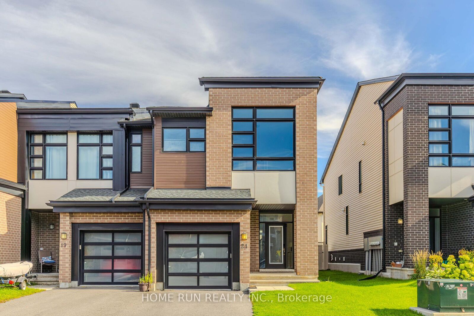 Property Photo:  21 Plank Street  ON K2V 0M5 
