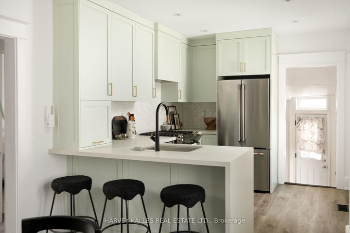 Property Photo:  84 Coleridge Avenue  ON M4C 4H6 