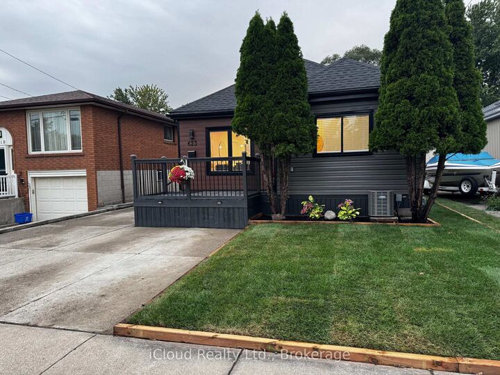 Property Photo:  623 Knox Avenue  ON L8H 6K2 